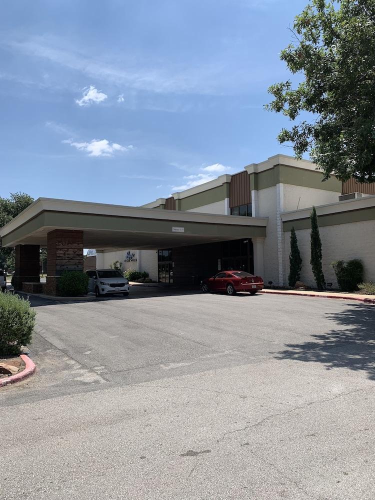 Doubletree By Hilton Fort Worth South Екстериор снимка