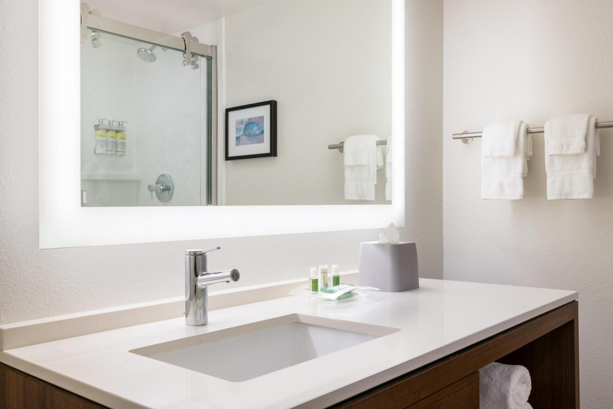 Doubletree By Hilton Fort Worth South Екстериор снимка
