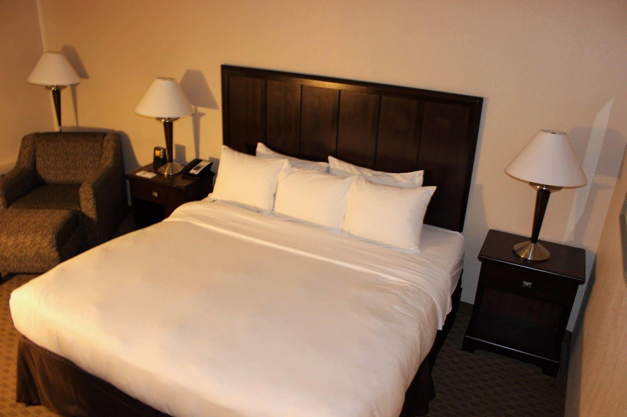 Doubletree By Hilton Fort Worth South Екстериор снимка
