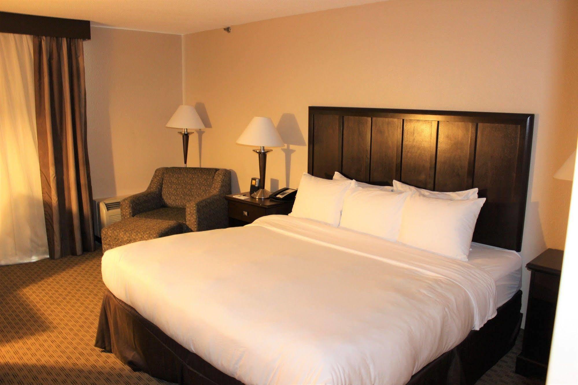 Doubletree By Hilton Fort Worth South Екстериор снимка